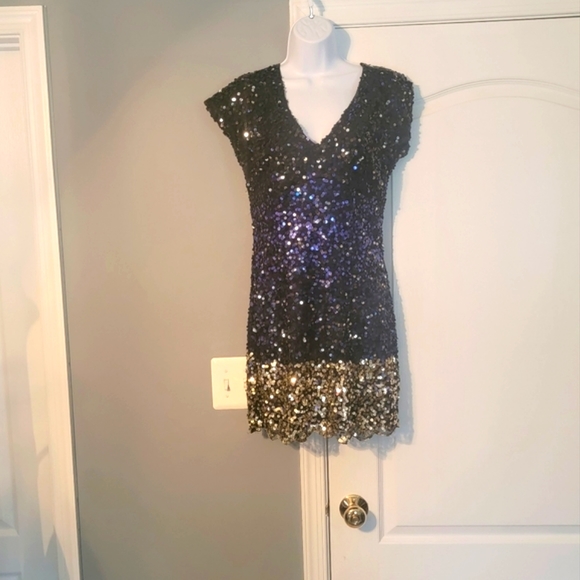 Arden B Dresses & Skirts - Arden B Sequin Cocktail Dress